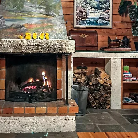 Vakantiehuis Lovely In With View *